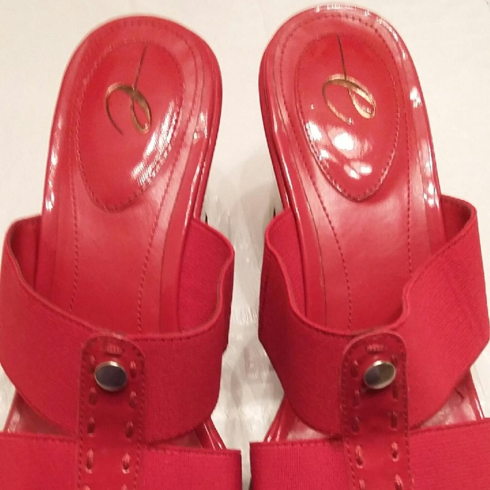 Easy Spirit Red Sandals - Picture 4 of 9